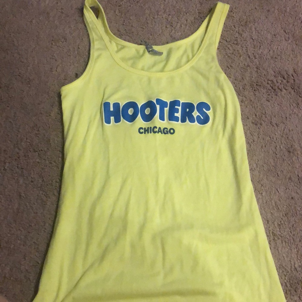 Hooters Chicago tank top